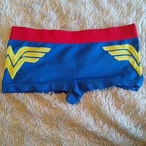 Wonder Woman boyshort underwear